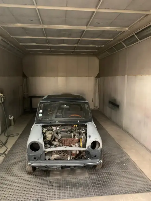 Mini, remise en peinture complète : avant